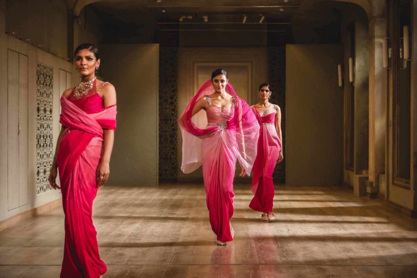 Indian Wedding Saree Designers: 10 New Designs You Can't Miss Out! 9